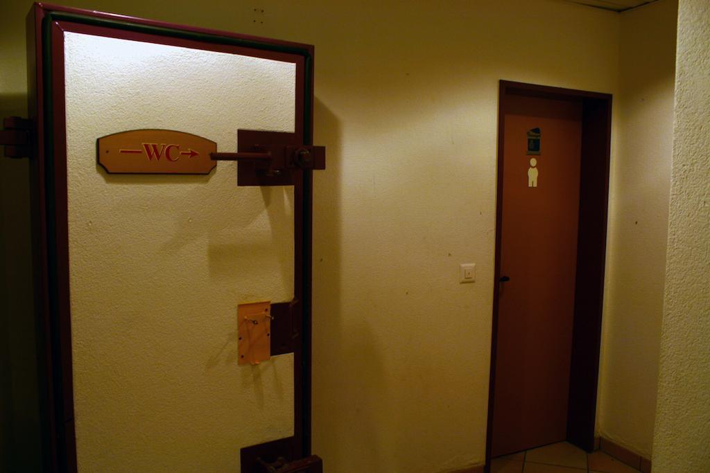 Hostel Imseng Saas Fee Rum bild