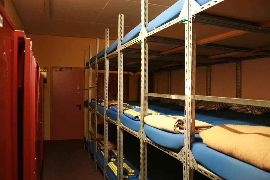 Hostel Imseng Saas Fee Rum bild