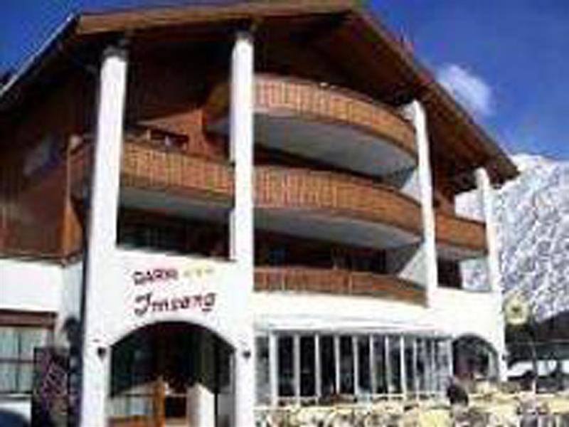 Hostel Imseng Saas Fee Exteriör bild